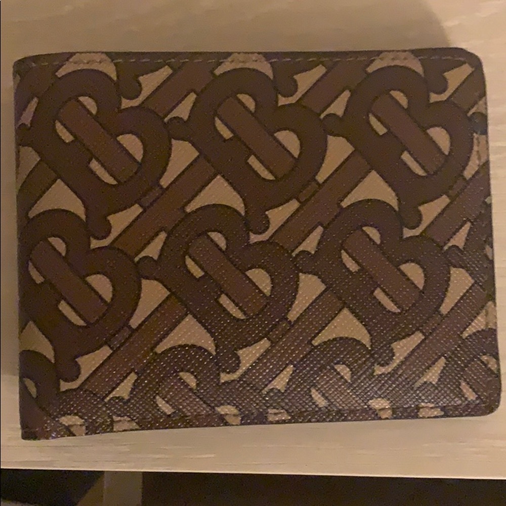 Burberry wallet new design